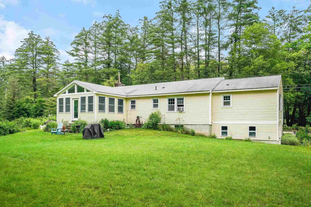32 New Boston Road Amherst NH 03031