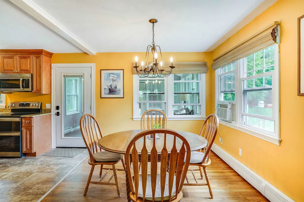 32 New Boston Road Amherst NH 03031