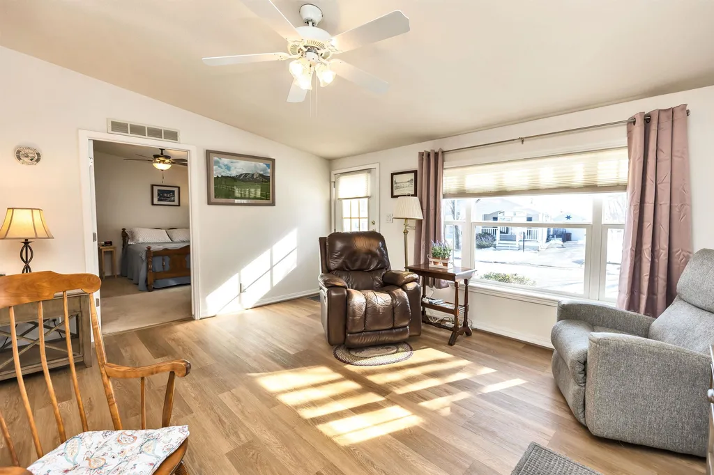 36 Sunset Way Manchester NH 03104