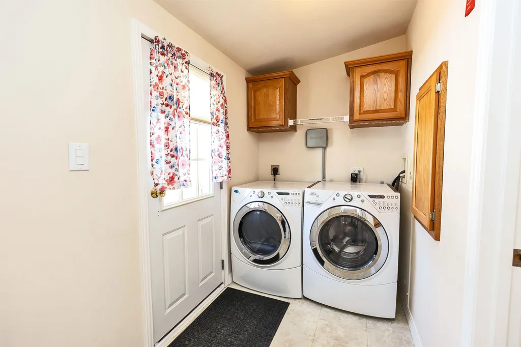 36 Sunset Way Manchester NH 03104