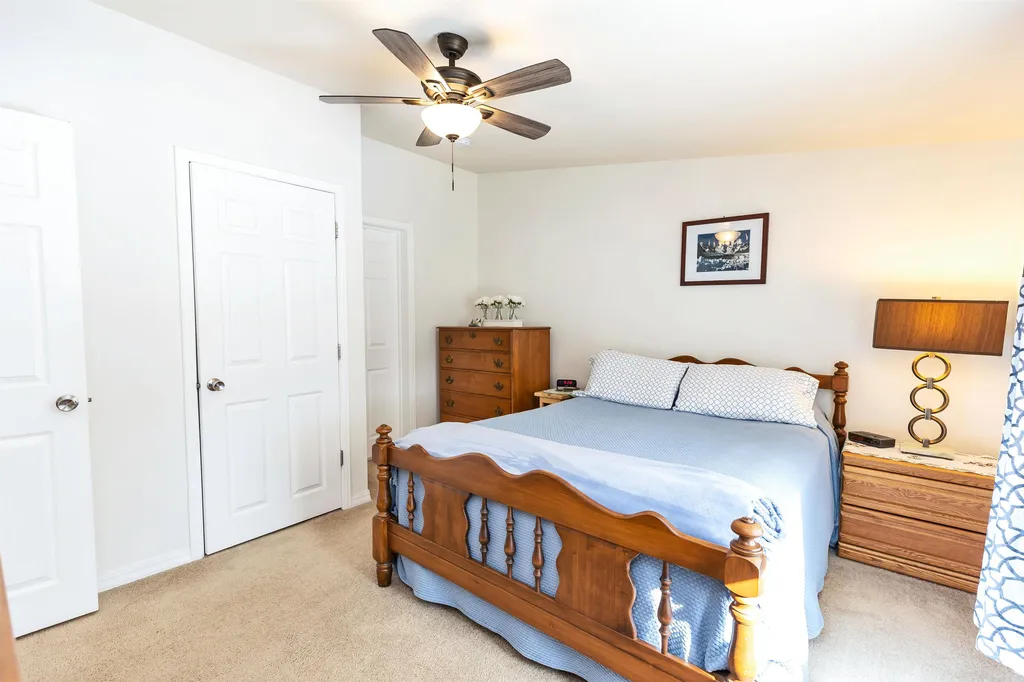 36 Sunset Way Manchester NH 03104