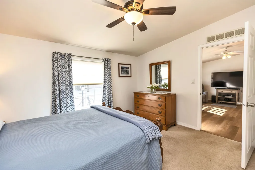 36 Sunset Way Manchester NH 03104