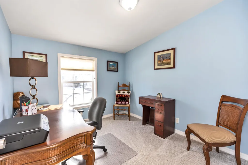 36 Sunset Way Manchester NH 03104