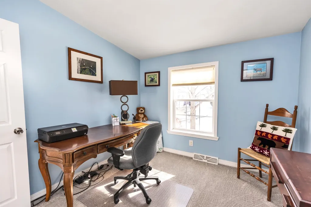36 Sunset Way Manchester NH 03104