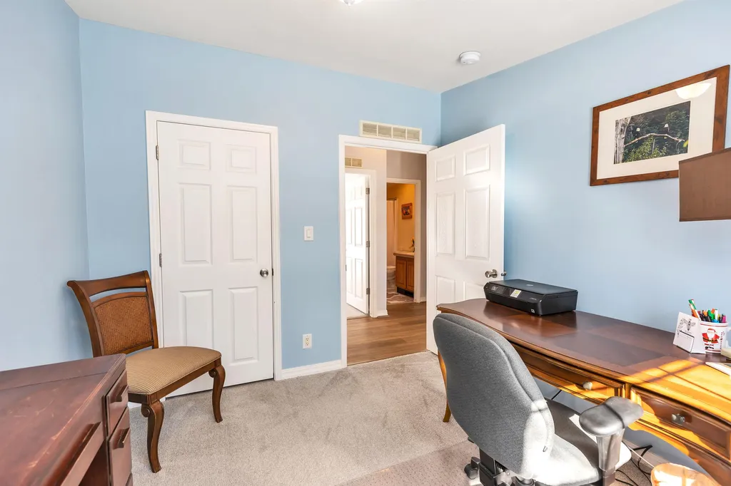 36 Sunset Way Manchester NH 03104