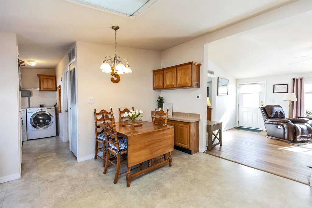 36 Sunset Way Manchester NH 03104