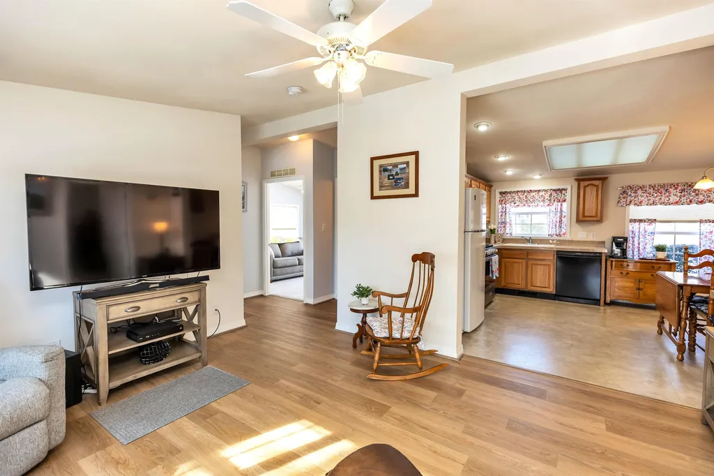 36 Sunset Way Manchester NH 03104