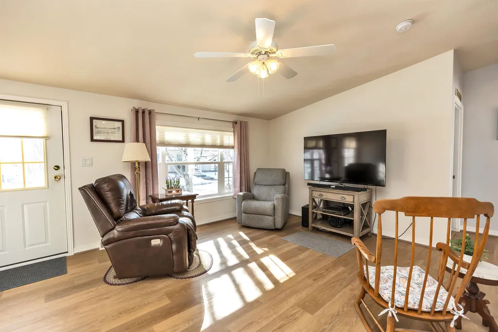 36 Sunset Way Manchester NH 03104