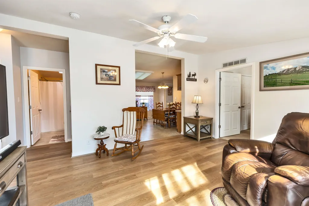 36 Sunset Way Manchester NH 03104