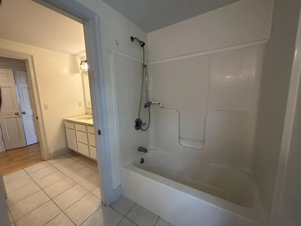 9 Parker Street Exeter NH 03833