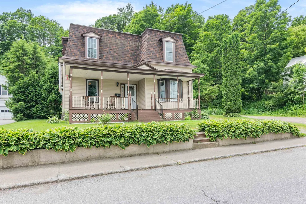 27 School Street Richford VT 05476