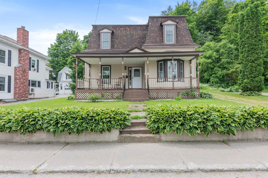 27 School Street Richford VT 05476