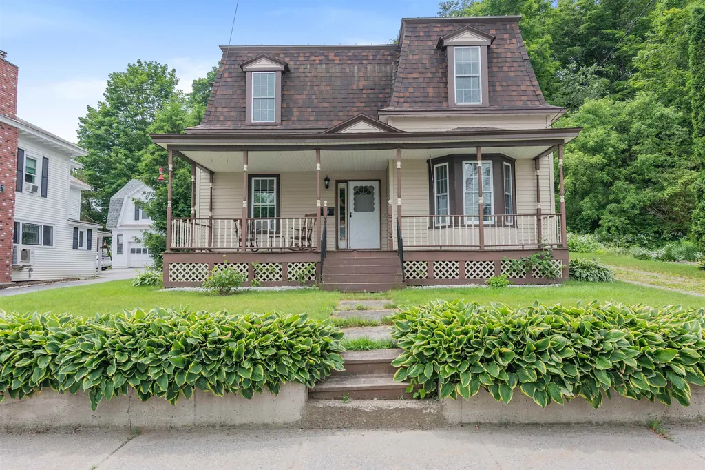 27 School Street Richford VT 05476