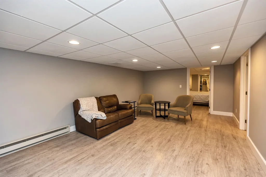 109 Filips Glen Drive Manchester NH 03109