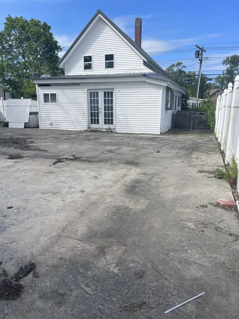 128 - 130 South Main Street Seabrook NH 03874