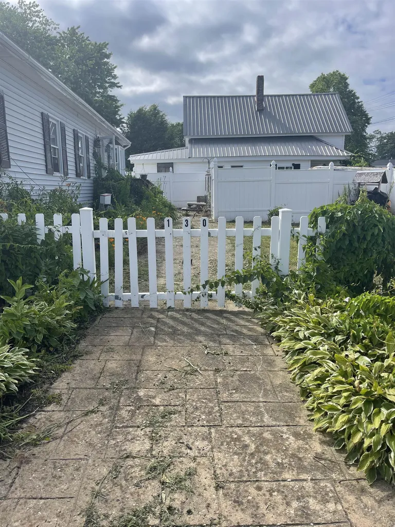 128 - 130 South Main Street Seabrook NH 03874