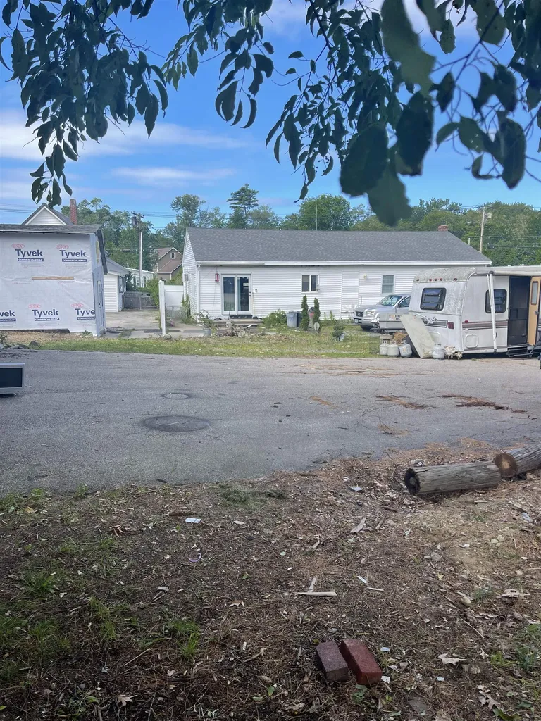 128 - 130 South Main Street Seabrook NH 03874