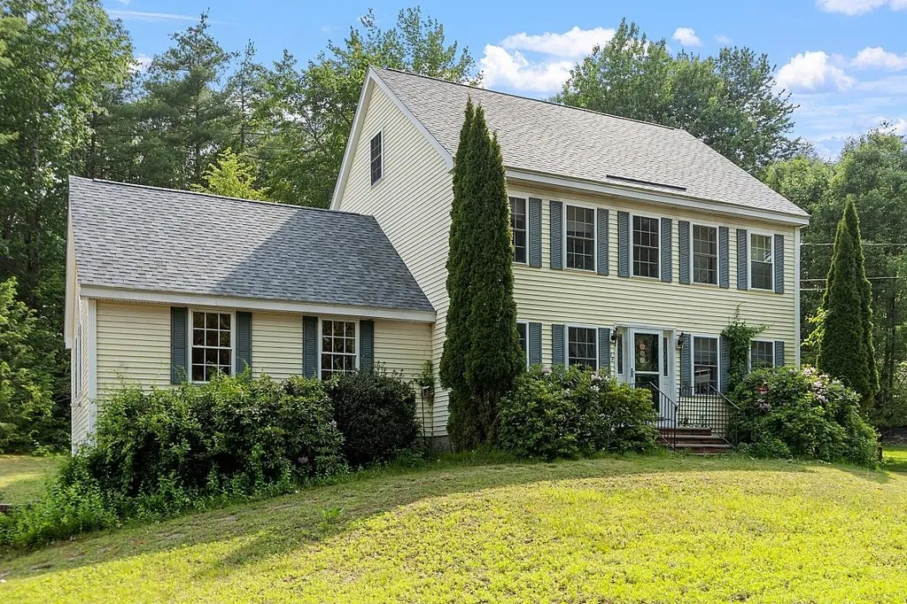 78 Peaslee Crossing Road Newton NH 03858