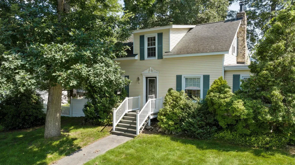 21 Taylor Street Salem NH 03079