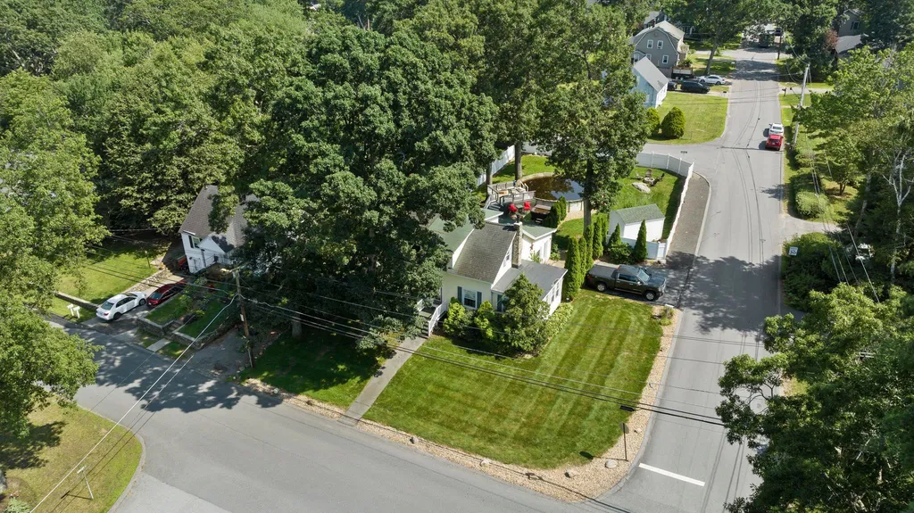21 Taylor Street Salem NH 03079