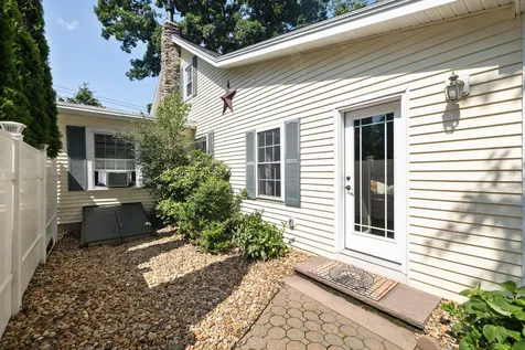 21 Taylor Street Salem NH 03079