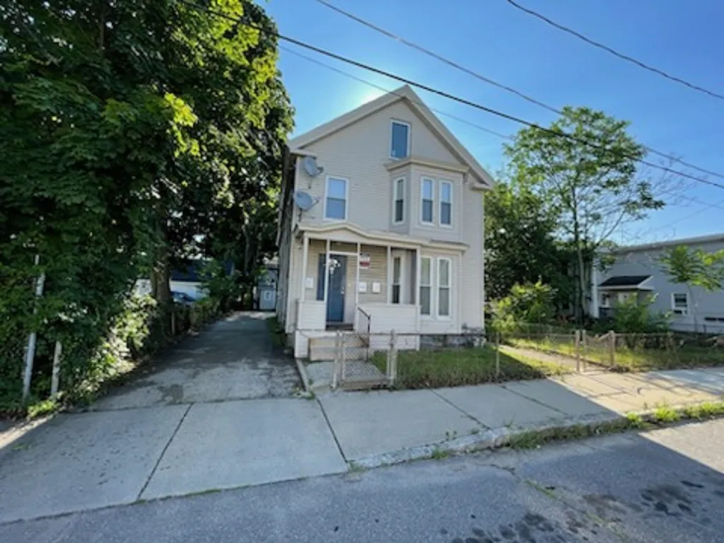 16 Holmes Street Nashua NH 03060