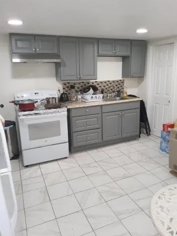 16 Holmes Street Nashua NH 03060