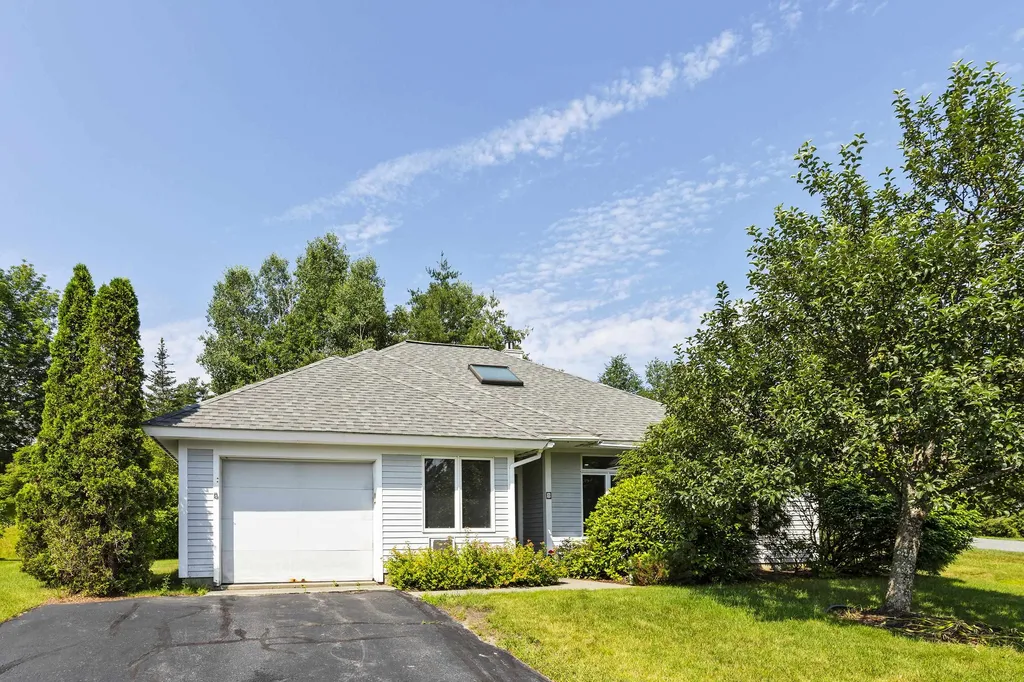 1 Skyline Way Hartford VT 05001