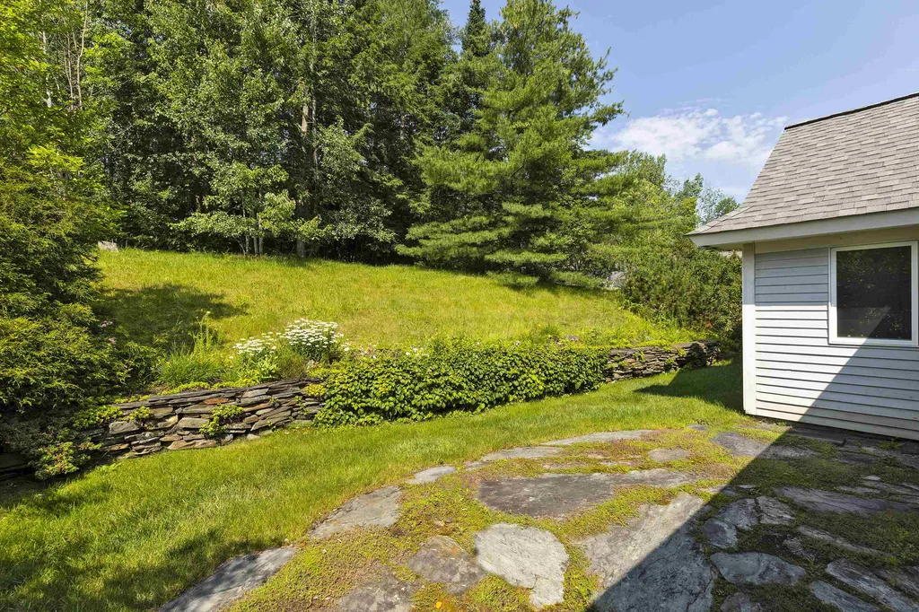 1 Skyline Way Hartford VT 05001