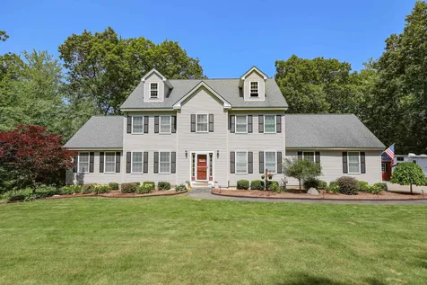 19 Carriage Circle Mont Vernon NH 03057