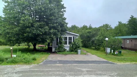 42 Cleo Circle Rochester NH 03868