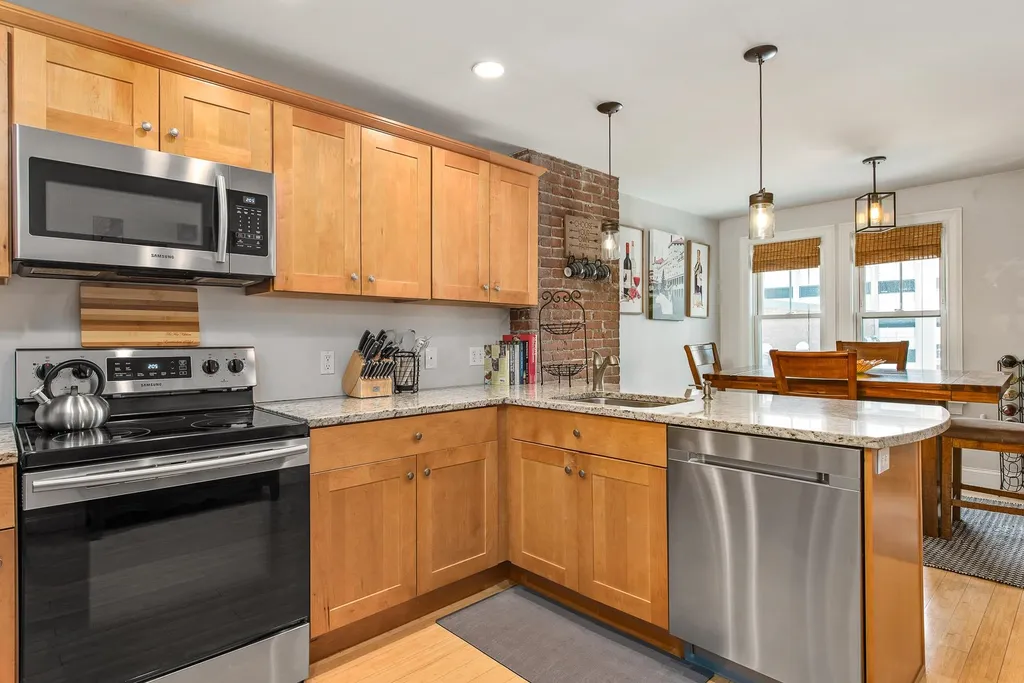 349 Hanover Street Portsmouth NH 03801