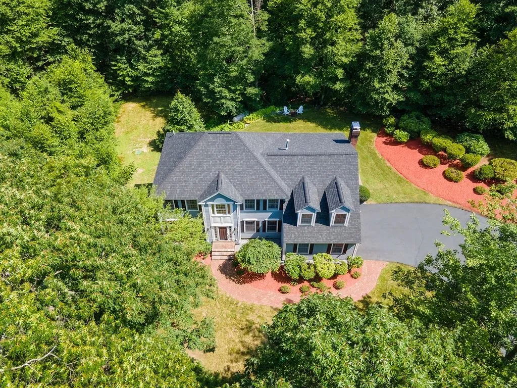 29 Hunters Road Bedford NH 03110