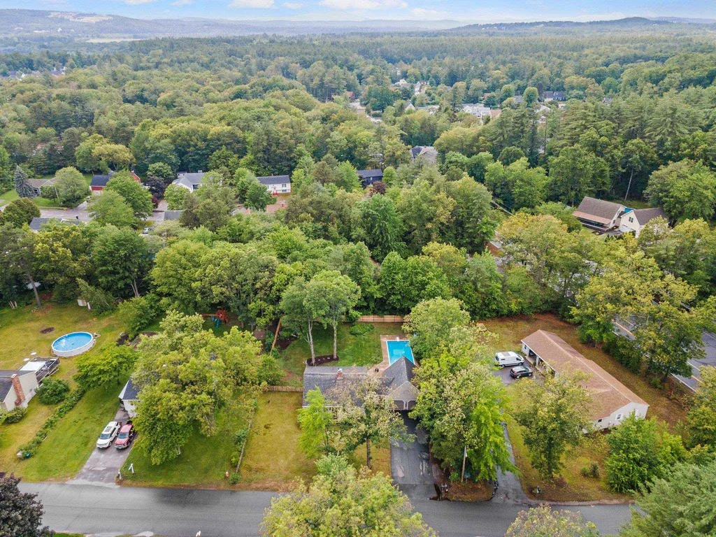 17 Broken Ground Drive Concord NH 03301