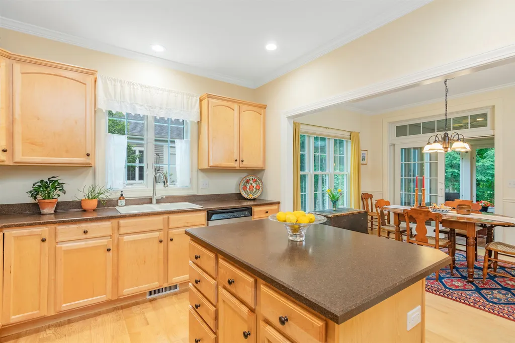 27 Ian Place Williston VT 05495