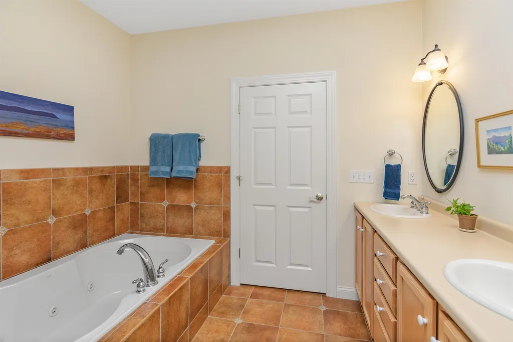 27 Ian Place Williston VT 05495