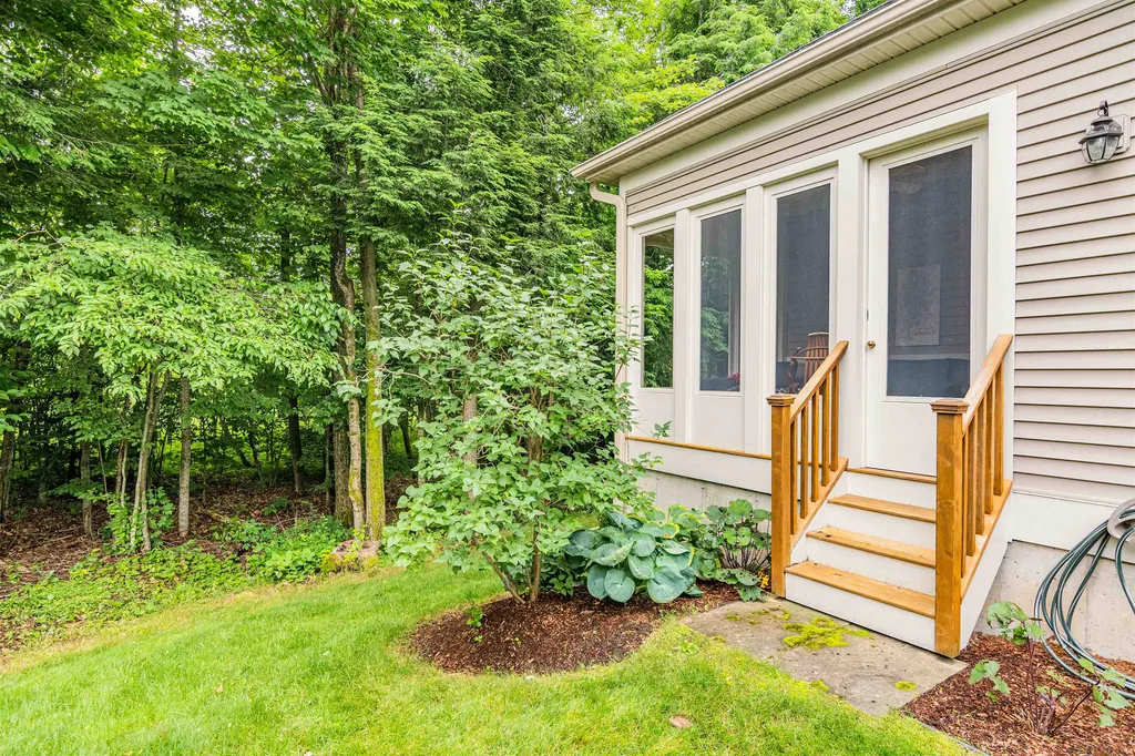 27 Ian Place Williston VT 05495