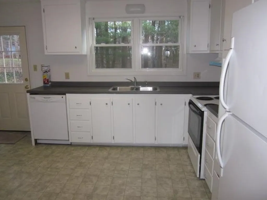 49 Sunset Drive Greenland NH 03840