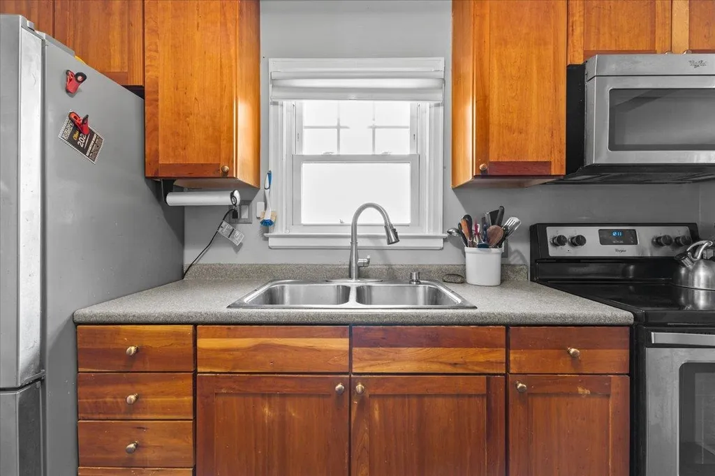 73 Oakland Terrace Burlington VT 05403