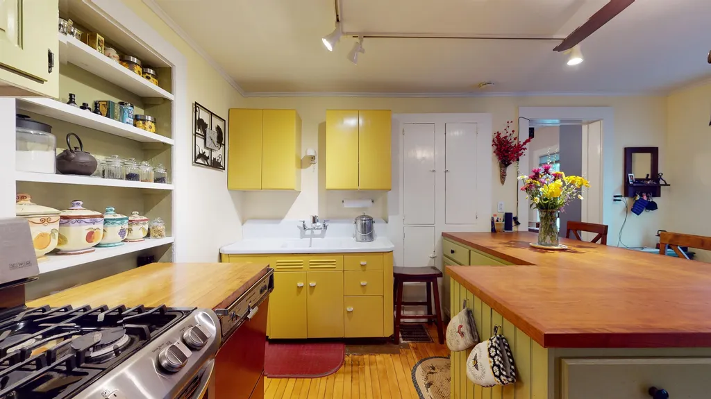 3614 Case Street Middlebury VT 05753
