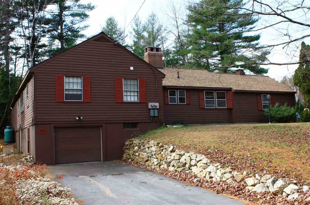 3 Winding Brook Road Goffstown NH 03045