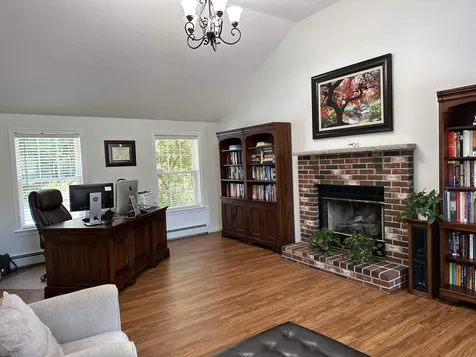 16 Scotchpine Lane Merrimack NH 03054