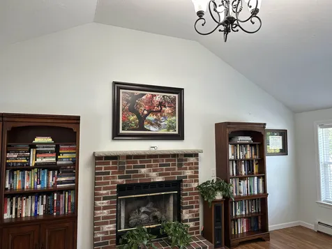 16 Scotchpine Lane Merrimack NH 03054