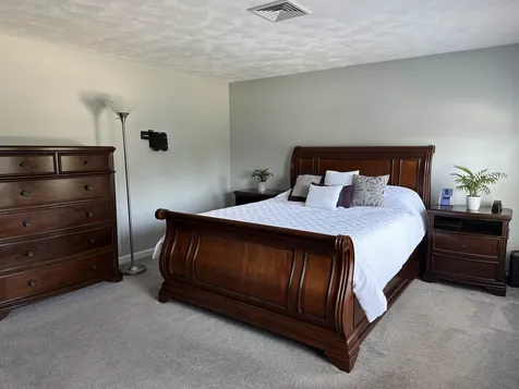 16 Scotchpine Lane Merrimack NH 03054