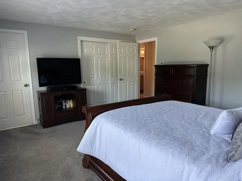 16 Scotchpine Lane Merrimack NH 03054