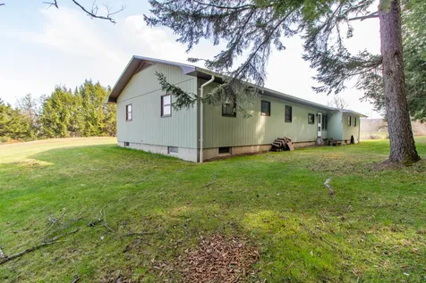 2989 Barton-orleans Road Barton VT 05822