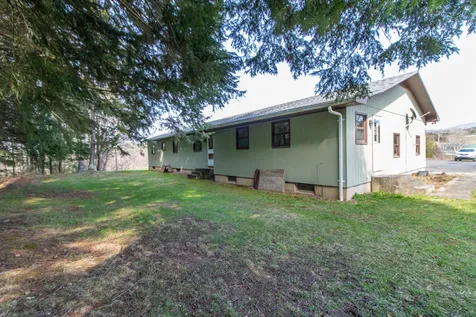 2989 Barton-orleans Road Barton VT 05822