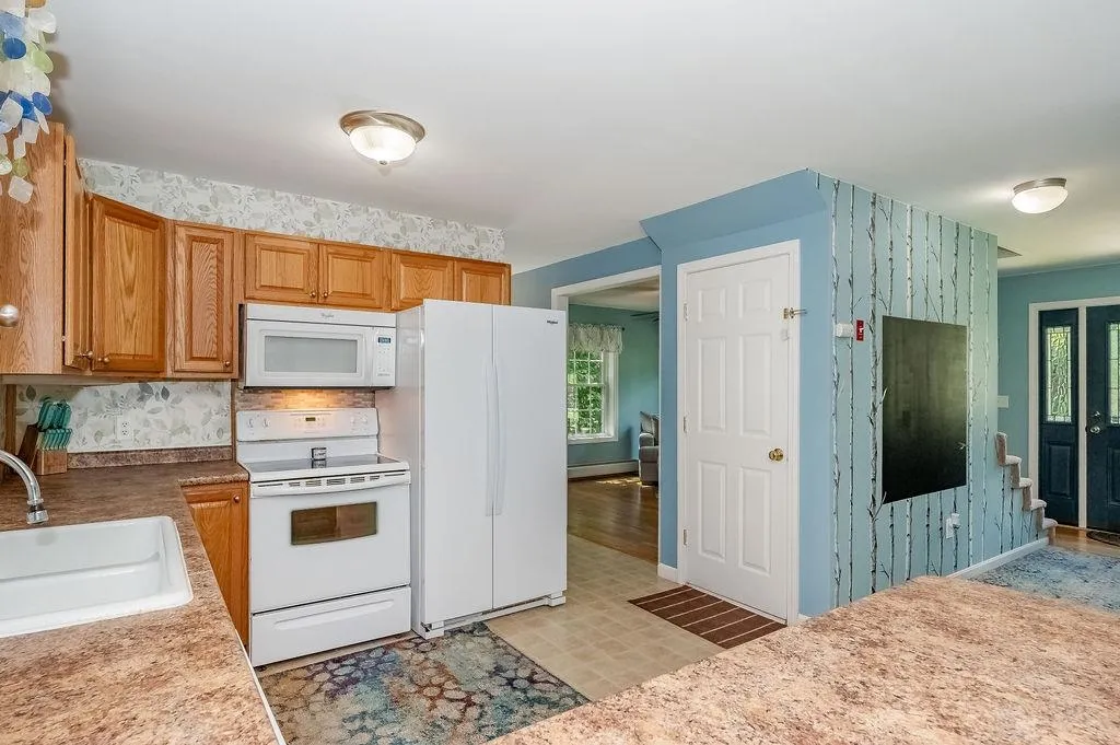 27 Avalon Road Farmington NH 03835