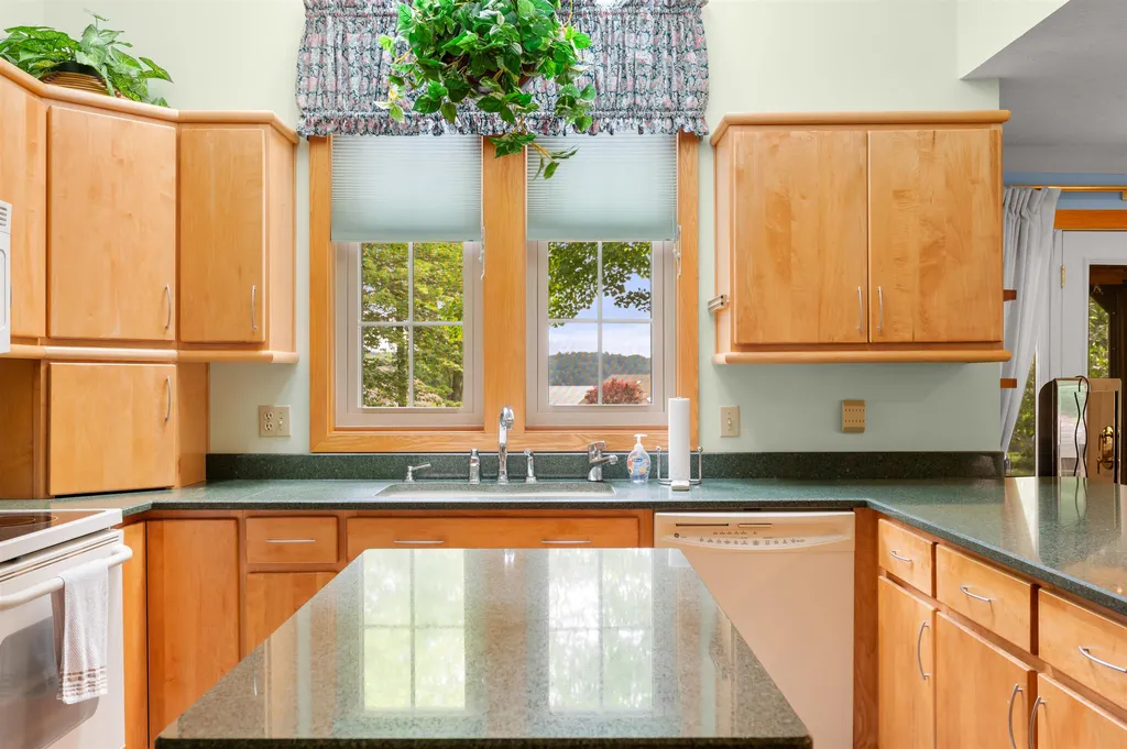 6 Hidden Cove Laconia NH 03246