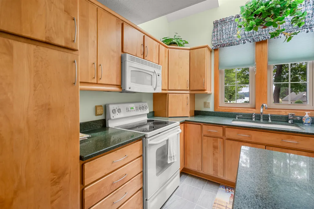6 Hidden Cove Laconia NH 03246